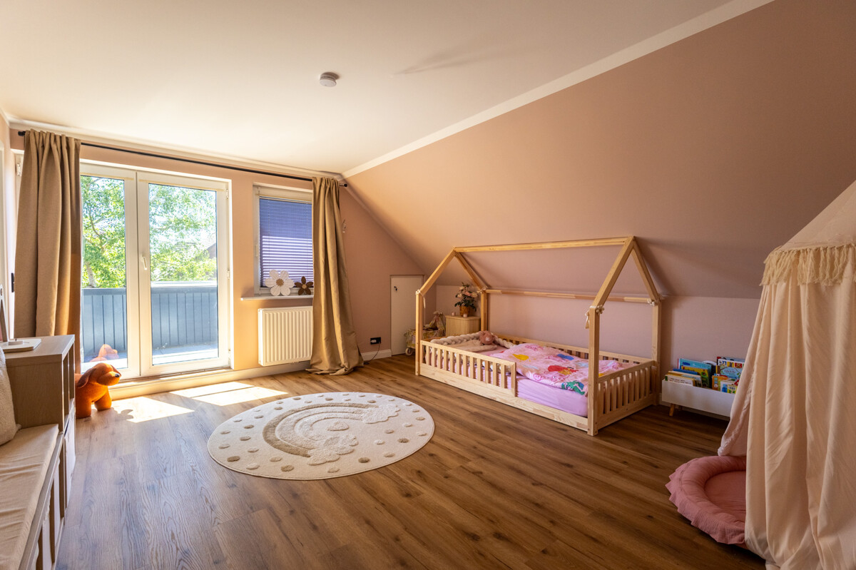 Schlafen I OG mit Loggia und Ankleide